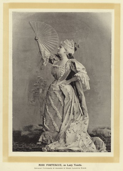 Mevrouw Fortescue, als Lady Teazle door English Photographer