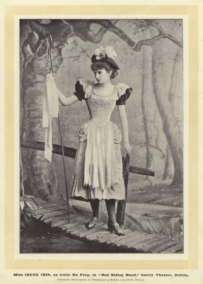Miss Irene Iris als Little Bo Peep in Red Riding Hood, Gaiety Theatre, Dublin door English Photographer