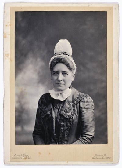 Miss L.M. Gordon, Matron, St. Thomass Hospital door English Photographer