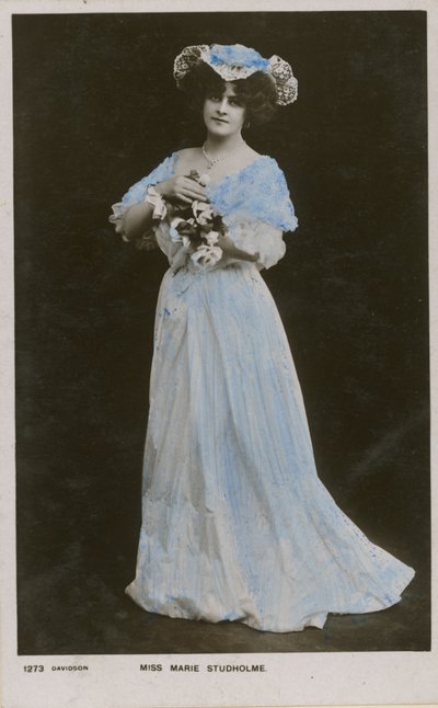 Miss Marie Studholme door English Photographer