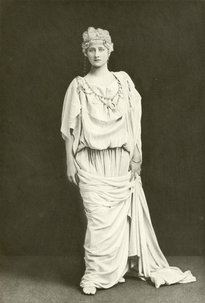 Miss Mary Anderson als Hermione (gravure) door English Photographer