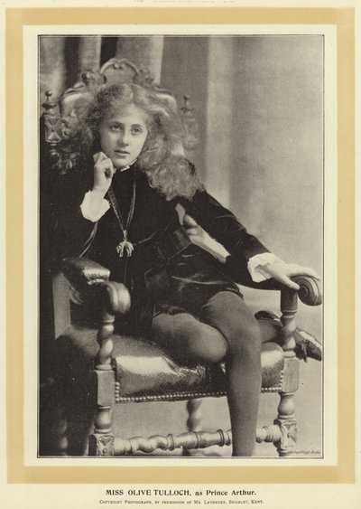 Mevrouw Olive Tulloch, als Prins Arthur door English Photographer