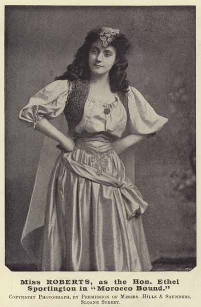 Miss Roberts, als de Hon Ethel Sportington in Morocco Bound door English Photographer