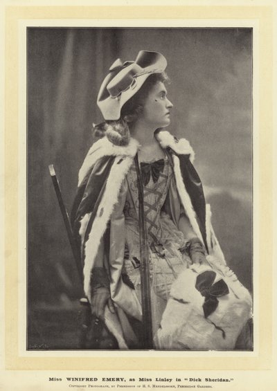 Miss Winifred Emery als Miss Linley in Dick Sheridan door English Photographer