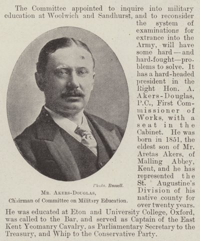 Mr Akers-Douglas, voorzitter van de commissie voor militaire opleiding door English Photographer