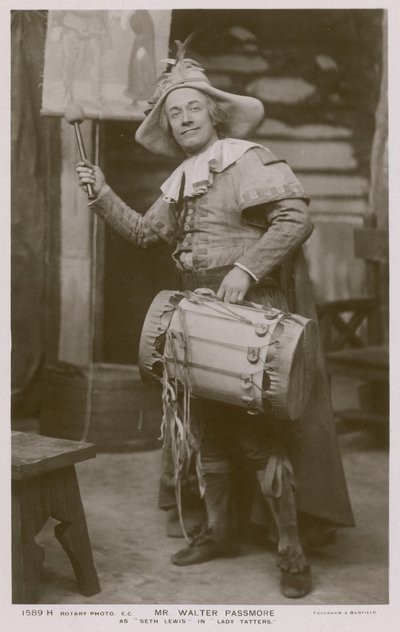 Mr Walter Passmore, Seth Lewis in Lady Tatters door English Photographer