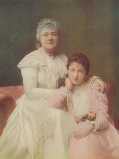 Mevrouw Lewis en juffrouw Mabel Terry-Lewis door English Photographer