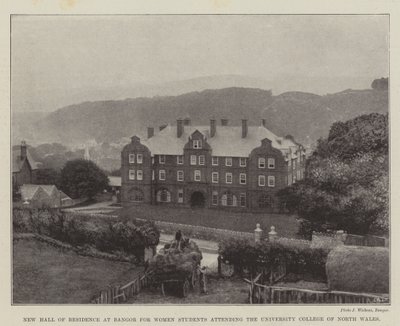 Nieuwe residentiehal in Bangor voor vrouwelijke studenten aan het University College of North Wales door English Photographer
