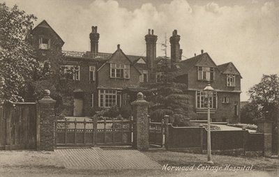 Norwood Cottage Ziekenhuis, nabij Londen (zw/w foto) door English Photographer