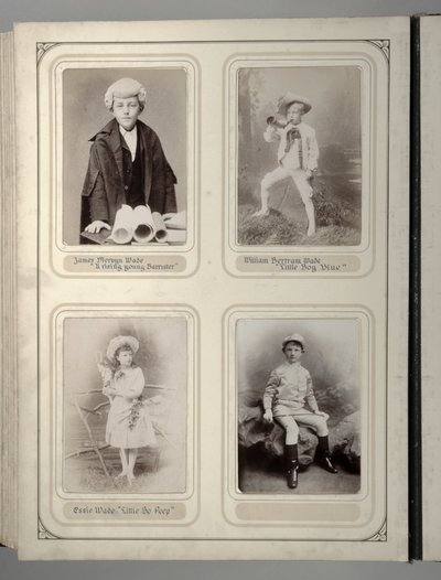 Pagina uit een souveniralbum van het Juvenile Fancy Dress Ball, Leeds door English Photographer