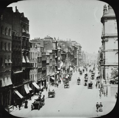 Pall Mall, Westminster: oostwaarts vanaf Marlborough Road, 1895 door English Photographer