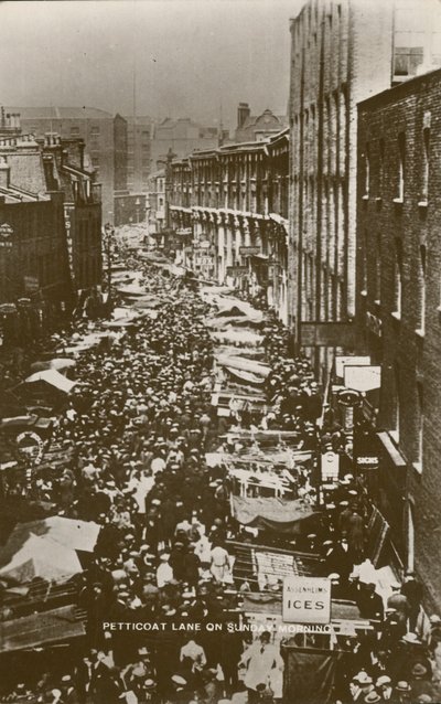 Petticoat Lane op zondagochtend door English Photographer