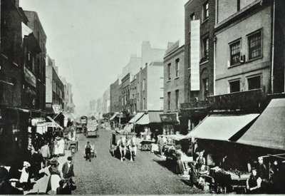 Pitfield Street: kijkend naar het noorden, 1895 door English Photographer
