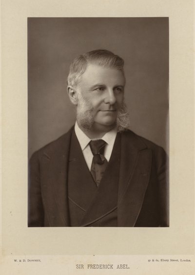 Portret van Sir Frederick Abel door English Photographer