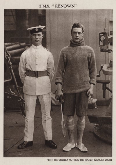 Prins van Wales met zijn ordonnans aan boord van HMS Renown door English Photographer