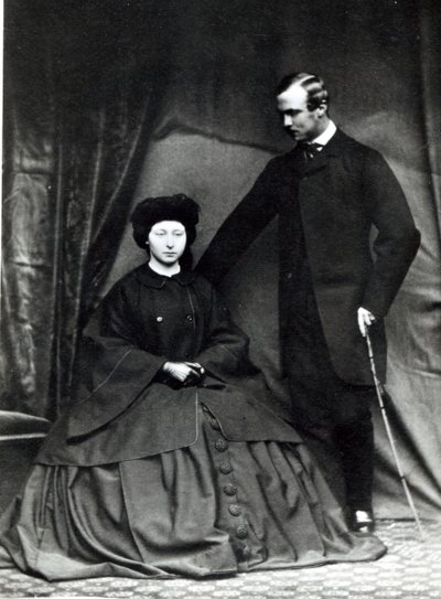 Prinses Alice en Prins Ludwig van Hessen, 1860 door English Photographer