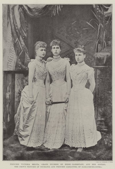 Prinses Victoria Melita, Groothertogin van Hessen-Darmstadt, en haar Zusters, de Kroonprinses van Roemenië en Prinses Alexandra van Saksen-Coburg-Gotha door English Photographer