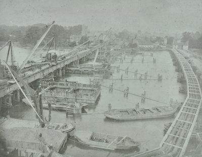 Putney Brug: graven van fundering voor nieuwe brug, 1883 door English Photographer