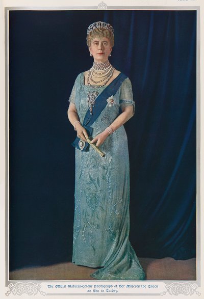 Koningin Mary in 1935 door English Photographer