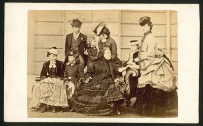 Koningin Victoria en leden van haar familie door English Photographer