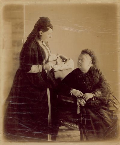 Koningin Victoria, zittend door English Photographer
