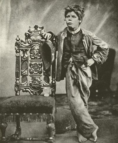 Ragged School Boy in 1860 door English Photographer