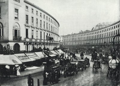 Regent Street, de Quadrant door English Photographer