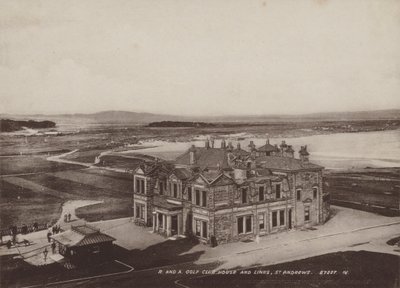 Royal and Ancient Golf Club House en Links, St Andrews door English Photographer