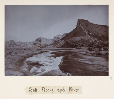 Zoutrotsen en rivier, uit 
