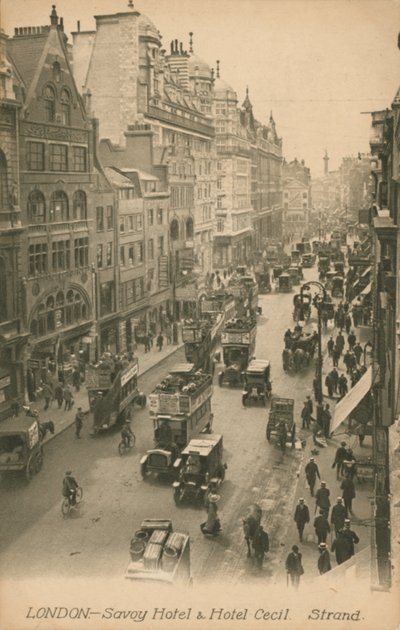 Savoy Hotel en Hotel Cecil, Strand, Londen door English Photographer