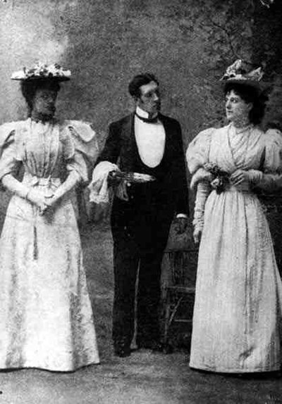 Scène uit een uitvoering van The Importance of Being Earnest, door Oscar Wilde in het St. James