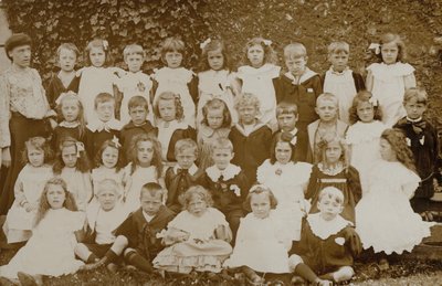 Schoolkinderen, Norfolk, begin 20e eeuw door English Photographer