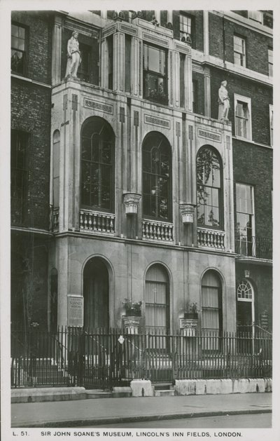 Sir John Soanes Museum, Lincolns Inn Fields, Londen door English Photographer