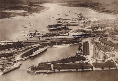 Southampton Docks vanuit de lucht door English Photographer