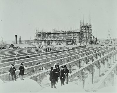 Southern Outfall Riool, Crossness: bouwactiviteiten, 1865 door English Photographer
