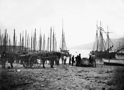 Haven van St Ives met Uitzicht op Carbis Bay, c.1880-99 door English Photographer