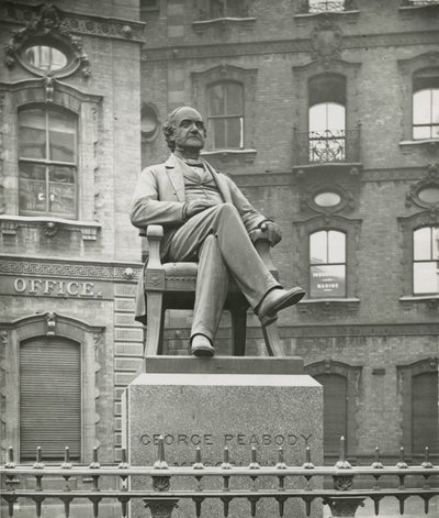 Standbeeld van George Peabody door English Photographer