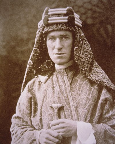 T.E. Lawrence in Arabisch kostuum tijdens WOI, ca. 1914-18 door English Photographer
