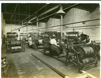 Tapisserie instelling, Hughes fabriek nr. 2, 1923 door English Photographer
