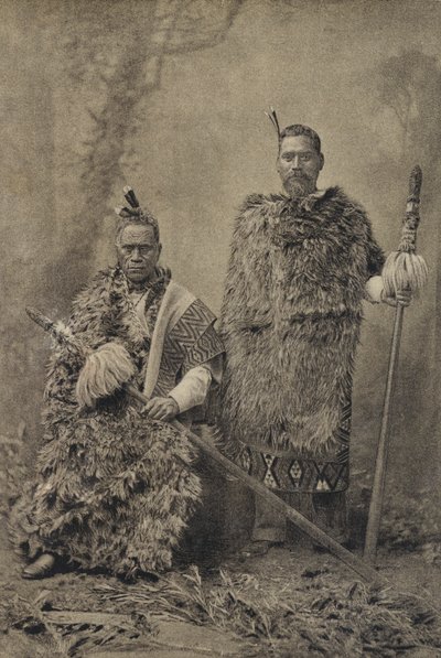 Tawhiao, de Maori Koning, en Majoor Wiremu Te Wheoro (zw/w foto) door English Photographer