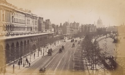 Theems Embankment vanaf Waterloo Bridge door English Photographer