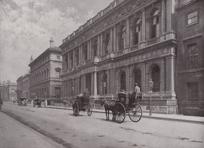 The Carlton en Reform Clubs, Pall Mall door English Photographer