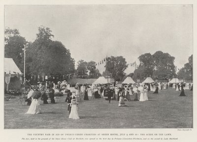 De Kermis ten Bate van Drieëntwintig Goede Doelen bij Sheen House, 9 en 10 Juli, het Tafereel op het Grasveld door English Photographer
