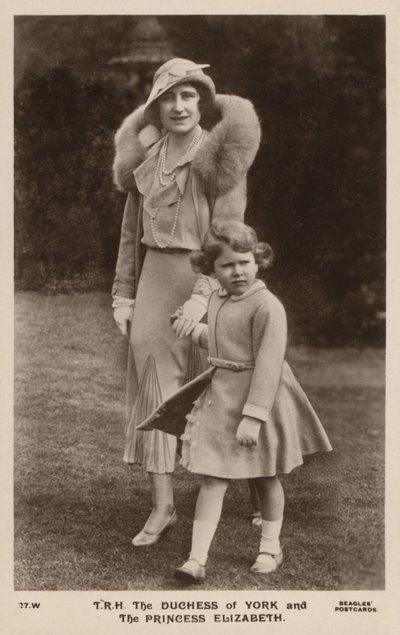 De hertogin van York en prinses Elizabeth door English Photographer