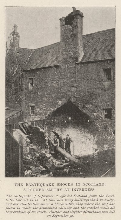 De Aardbevingsschokken in Schotland, een Verwoeste Smidse in Inverness door English Photographer