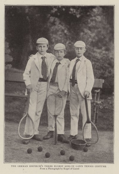 De drie oudste zonen van de Duitse Keizer in lawn tennis kostuum door English Photographer