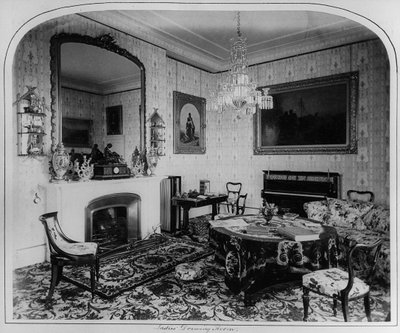 De dames salon, Osborne House door English Photographer