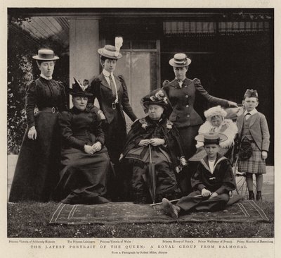 Het nieuwste portret van de koningin, een koninklijke groep uit Balmoral door English Photographer