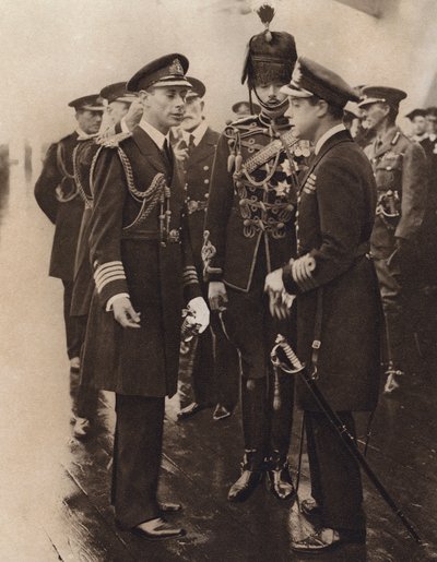 De Prins van Wales aan boord van HMS Repulse door English Photographer