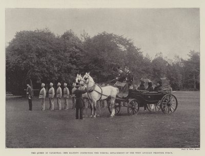 De koningin in Balmoral, Hare Majesteit inspecteert het Yoruba detachement van de West-Afrikaanse grensmacht door English Photographer